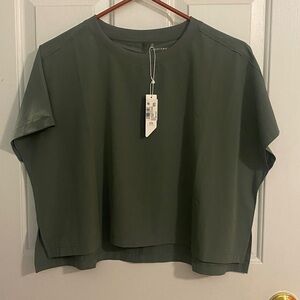 Travis, Matthew women’s Malibu season agave green top size XL